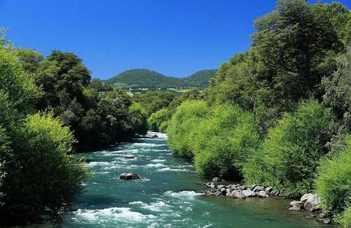Pucon House | Inviting Cabaña Río Trancura: Child-Friendly Retreat