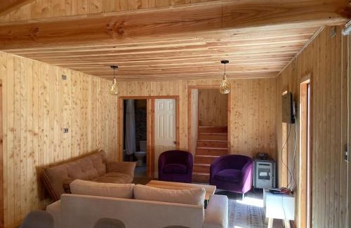 Pucon House | Inviting Cabaña Río Trancura: Child-Friendly Retreat