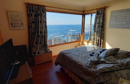 Los Vilos House | Relax at Cabaña Rocas de San Andres with Pool & Breakfast