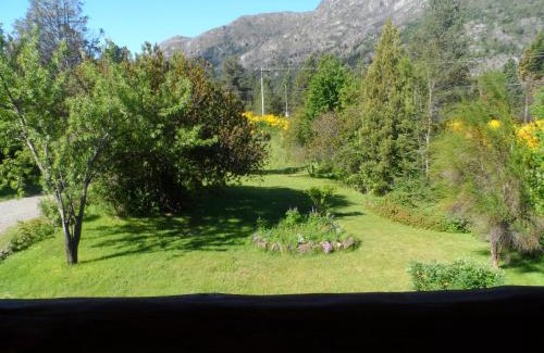 Lago Puelo Cabin | Kid-Friendly Retreat at Cabaña Ruca Kushe - Rated 9/10