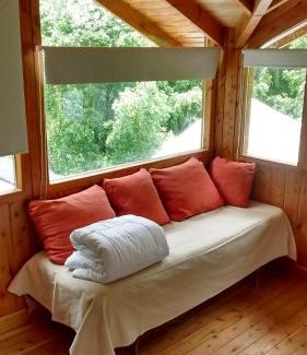 Lago Puelo House | Discover Cabaña Rufus: Family-Friendly Retreat with High Ratings