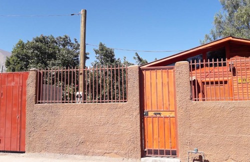 Vicuna House | Pet-Friendly Retreat: Cabaña San Isidro with 10/10 Rating