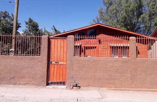 Vicuna House | Pet-Friendly Retreat: Cabaña San Isidro with 10/10 Rating