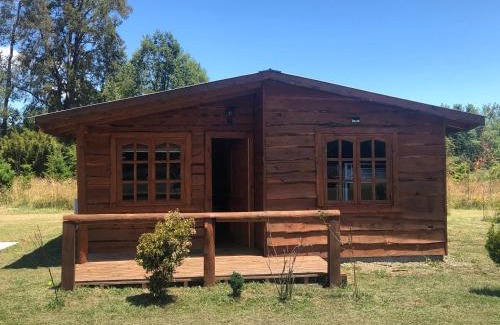 Loncoche House | Pet-Friendly Cabaña Trasmahue with Hot Tub & Fireplace