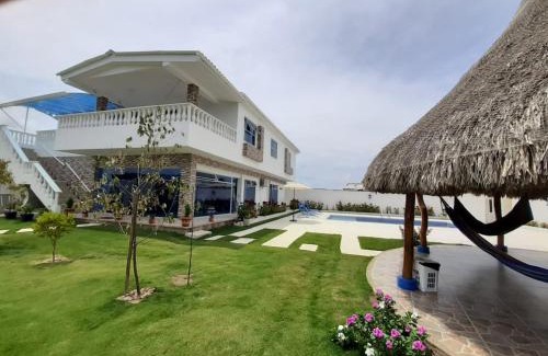 Juan de Acosta House | Guest Rated 10/10: Cabaña Villa Carmen with Ocean View