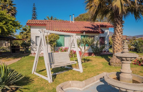 La Serena Cabin | Pet-Friendly Retreat at Cabaña Villa Los Plátanos