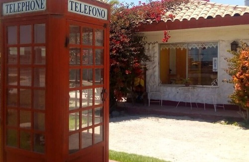 La Serena Cabin | Pet-Friendly Retreat at Cabaña Villa Los Plátanos