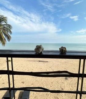 Dibulla Villa | Serene Cabaña Yaharo: Oceanfront Getaway with Hot Tub
