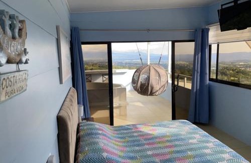 Poas Volcano National Park Apartment | Pet-Friendly Cabaña2 Mirador with Jacuzzi Bliss