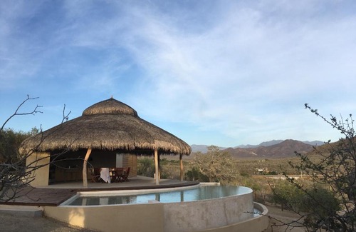 El Pescadero Hotel | Cozy Cabañas 33 1/3 Room C with Pool Access