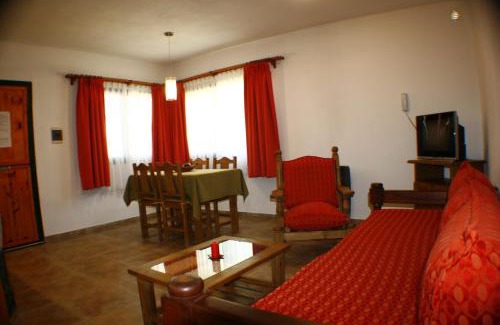 Villa General Belgrano Cabin | Pet-Friendly Cabañas Alpendorf with Oceanfront Views