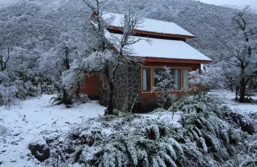 Pinto Cabin | Pet-Friendly Cabañas Alto Cordillera with Ocean Views