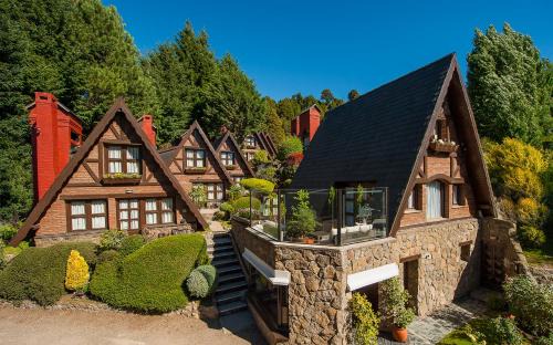 San Martin de los Andes Ski Chalet | Family-Friendly Cabañas Antilhue with Private Pool & Breakfast