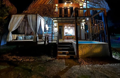 Monitos Cabin | Cozy Cabañas Bari: A Family-Friendly Retreat with Kitchen
