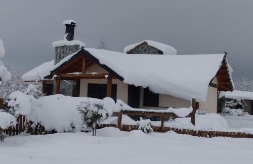 Junin de los Andes Ski Chalet | Family-Friendly Cabañas Boca del Chimehuín with Kitchen