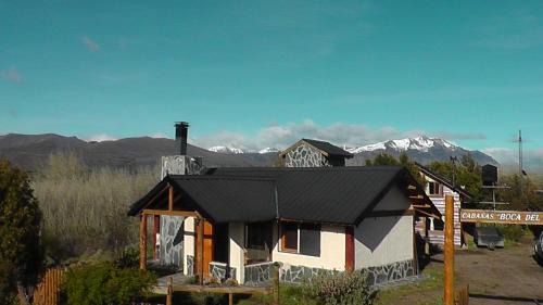 Junin de los Andes Ski Chalet | Family-Friendly Cabañas Boca del Chimehuín with Kitchen