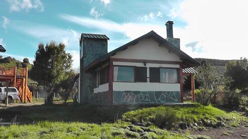 Junin de los Andes Ski Chalet | Family-Friendly Cabañas Boca del Chimehuín with Kitchen