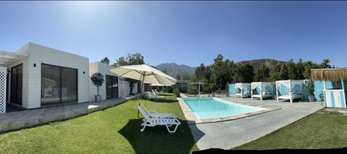 Curacavi Bed & Breakfast | Inviting Cabañas Boutique Aires del Toro with Pool & Ocean View