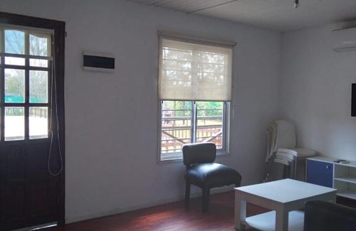 Francisco Alvarez House | Relaxing Cabañas & Bungalows with Pool Near Capital Federal