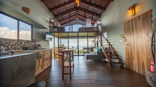 Penas Blancas House | Enchanting La Fortuna Rainforest Glass Cabin with Views