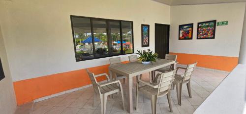 Cerritos Hotel | Pet-Friendly Cabañas Cafeteras Cerritos with Ocean View