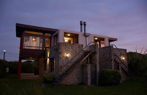 Villa Gesell Cabin | Family-Friendly Cabañas Cambados with Kitchen Amenities