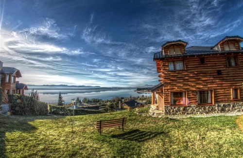 San Carlos de Bariloche Cabin | Pet-Friendly Cabañas Chesa Engadina with High Guest Ratings