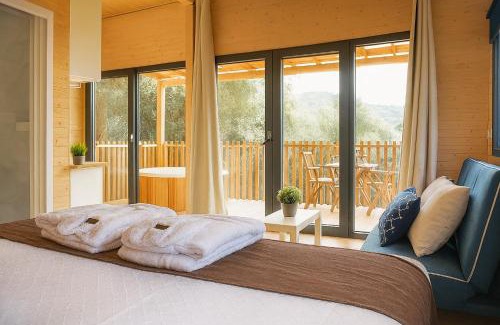 Santiago de Compostela Other | Pet-Friendly Retreat at Cabañas Compostela - A Fervenza
