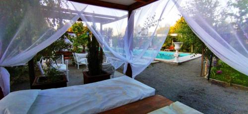 Quillon House | Cozy Cabañas con Tinaja for Family Fun and Relaxation