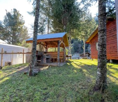 Pucon Ski Chalet | Pet-Friendly Cabañas Cordillera Rio Blanco with Hot Tub