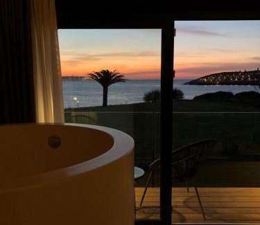 Oleiros Apartment | Outstanding Oceanfront Stay at Cabañas de Canide