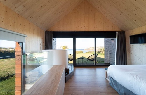 Oleiros House | Guest Rated Cabañas de Canide: Spa, Breakfast & Family Fun