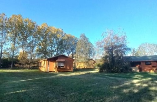 La Union Cabin | Cozy Cabañas de Madera: Pet-Friendly Retreat with Spa