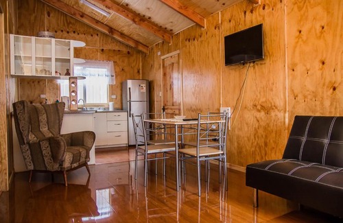 Rio Negro Cabin | Family-Friendly Cabañas de Turismo Los Bono with Kitchen Access