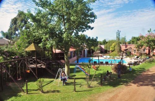 Colon Cabin | Pet-Friendly Retreat at Cabañas del Ysyry with Pool & Hot Tub