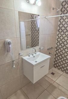 Nono House | Inviting Cabañas Doña Juana: Oceanfront Retreat with Hot Tub