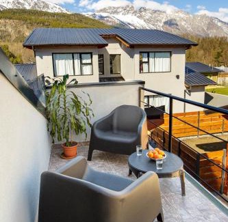 El Bolson House | Family-Friendly Cabañas El Aby with Kitchen Amenities