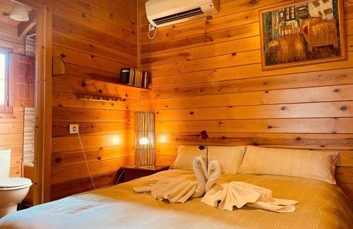 Chillaron de Cuenca House | Oceanfront Cabañas El Descansito - Pet Friendly & Poolside