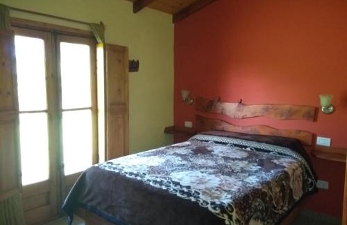 Los Reartes Cabin | Explore Lodges in Los Reartes: Pet Friendly & Pool Access