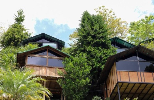 Guatape Cabin | Cabañas en Guatape con Vista Hacia La Piedra del Peñol