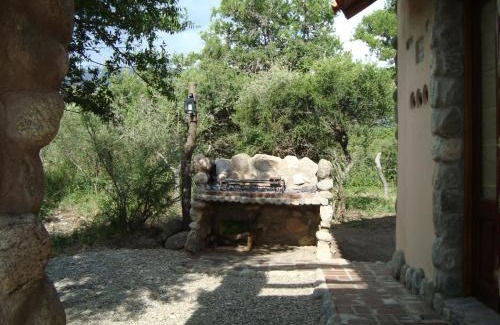 Merlo Cabin | Inviting Cabañas en Piedras Maia with Pool & Breakfast