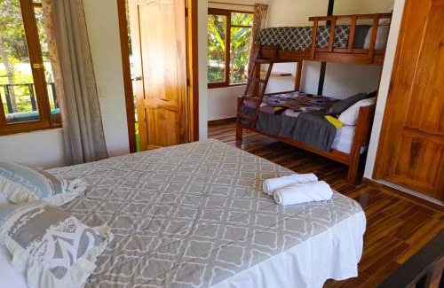 Mindo Cabin | Budget-Friendly Cabañas Golden Tanager - Family Friendly Retreat