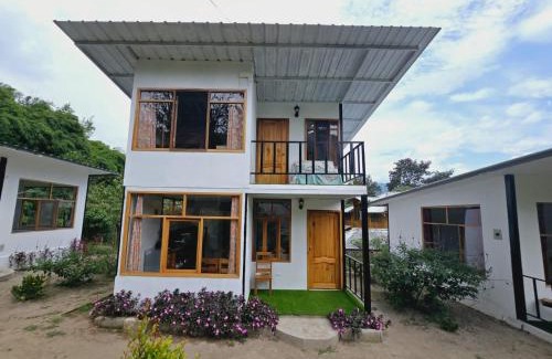 Mindo Cabin | Budget-Friendly Cabañas Golden Tanager - Family Friendly Retreat