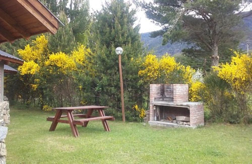 Lago Puelo Cabin | Pet-Friendly Cabañas Hueney: Rated 9/10 with Breakfast & Kitchen