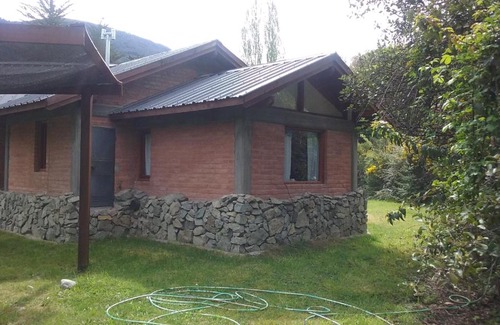 Lago Puelo Cabin | Pet-Friendly Cabañas Hueney: Rated 9/10 with Breakfast & Kitchen