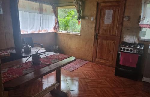 Puelo Ski Chalet | Inviting Cabañas Jade: Pet-Friendly Retreat with Hot Tub