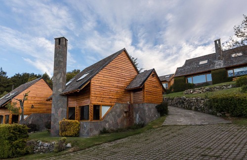 Playa Bonita Cabin | Relax at Cabañas Las Marias Del Nahuel with Scenic Views