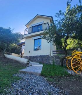 Villa General Belgrano Ski Chalet | Pet-Friendly Cabañas La Frontera with Pool & Perfect Rating