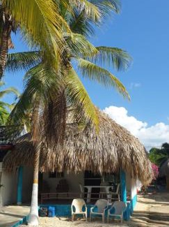 Covenas House | Pet-Friendly Cabañas La Cuchita with Ocean View & Breakfast