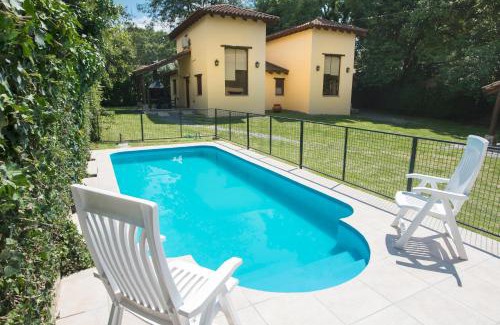 Villa San Lorenzo Cabin | Pet-Friendly Cabañas La Escondida with Oceanfront Views